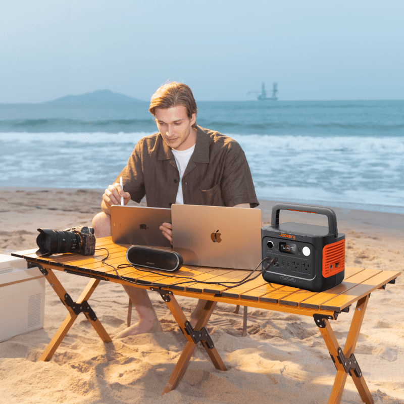 Jackery Solar Generator 300 v2 with SolarSaga 40 Air - image 4